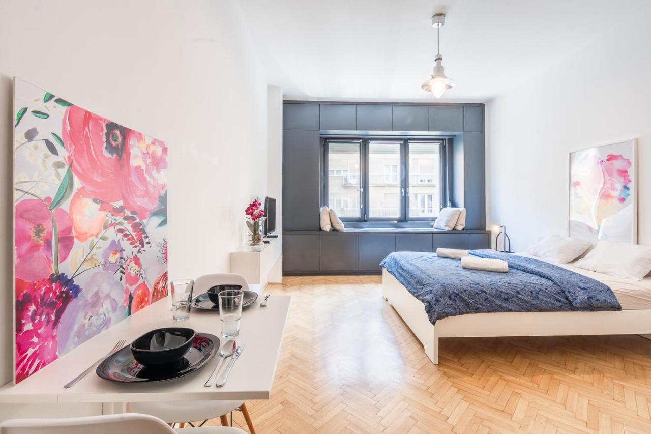 Bright Studio With Parliament View, Free Parking Budapest Exterior photo
